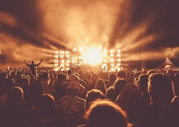 Pre-Halving Bearish Flip in Crypto Crowd Sentiment Hints Bitcoin (BTC) Price Bounce May Be Coming