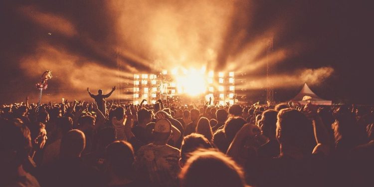 Pre-Halving Bearish Flip in Crypto Crowd Sentiment Hints Bitcoin (BTC) Price Bounce May Be Coming