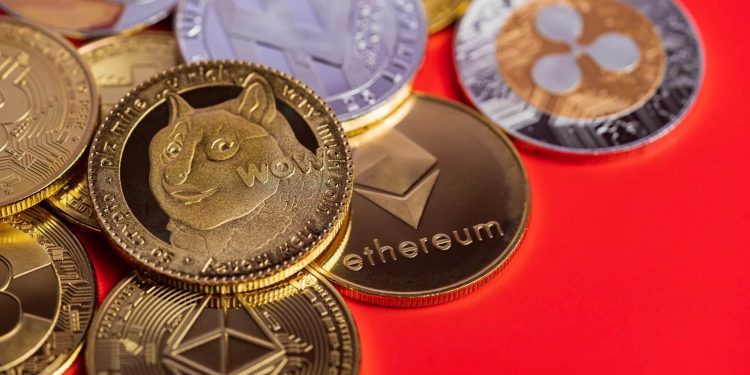 Crypto Analyst Says Altcoins Are About To Enter A Parabolic Curve, Here’s Why