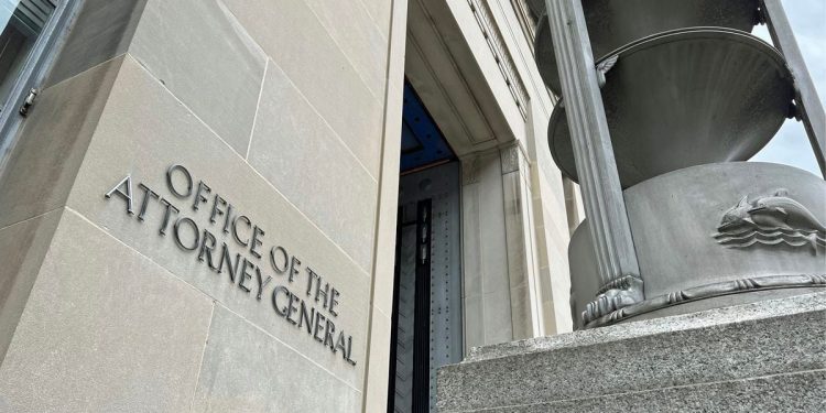 Warren Flags Crypto Ties to Child Sexual Abuse in Letter to U.S. DOJ, Homeland Security