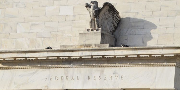 Polymarket See 32% Chance of No Fed Rate Cuts This Year