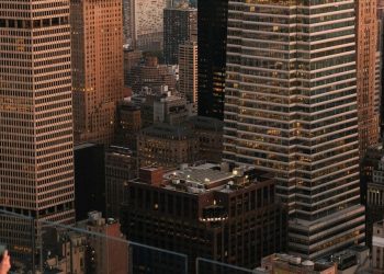 Navigating Bitcoin’s Market Dynamics Through Technical Analysis