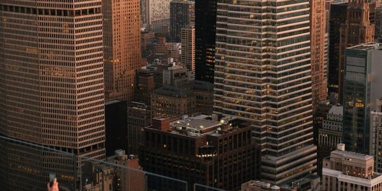 Navigating Bitcoin’s Market Dynamics Through Technical Analysis