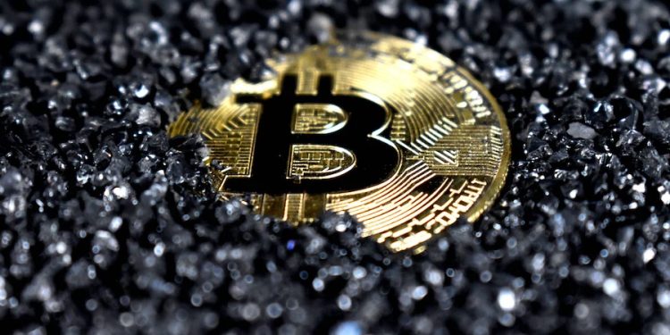 Bitcoin On The Verge? Analyst Breaks Down What A $71,500 Weekly Candle Close Means For BTC