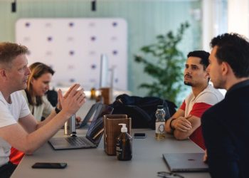 Internet Computer-Based ‘Bitfinity EVM’ Launches as Bitcoin L2, Supports Runes