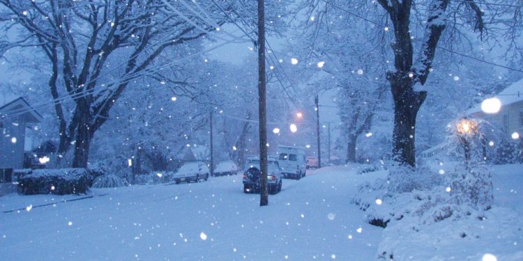 Solana Snowfall? Price Plunges Amidst Market Correction