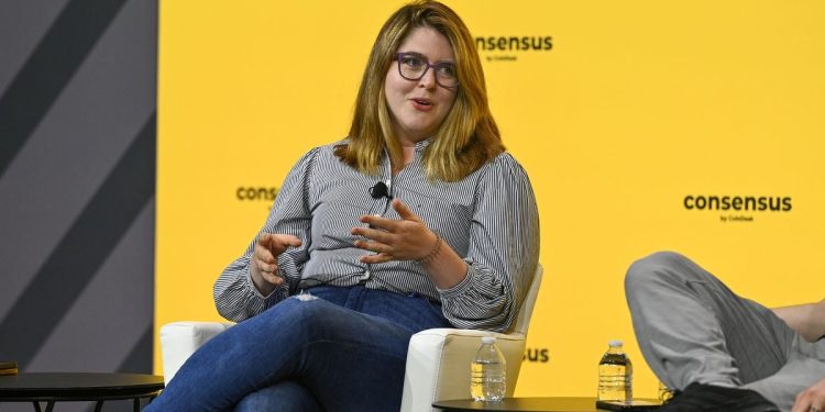 Institutional Investors Unlikely to Be Put Off by Ether (ETH) ETF’s Lack of Staking, 21Shares’ Ophelia Snyder Says