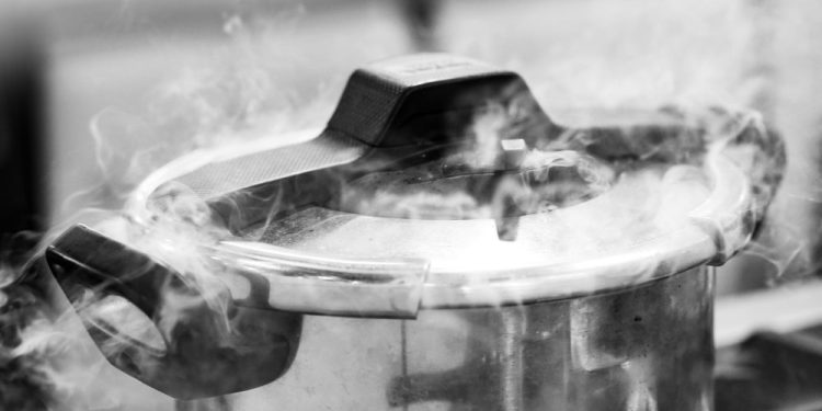 Dogecoin Under Pressure And ‘Going To Zero’, Analyst Says