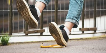 WIF To Tumble? Analyst Sets $1 Target For Dogwifhat