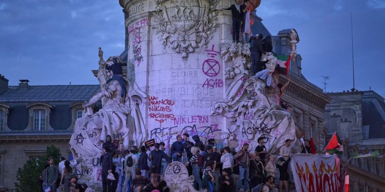 Prediction Markets and Polls Both Got the French Election Wrong