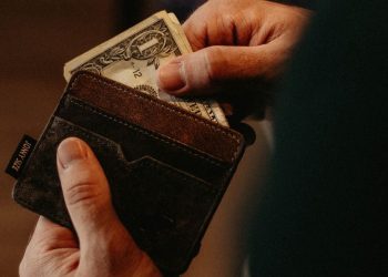 Bitcoin Price (BTC) Steady Above $57K as Germany Moves More to Exchanges