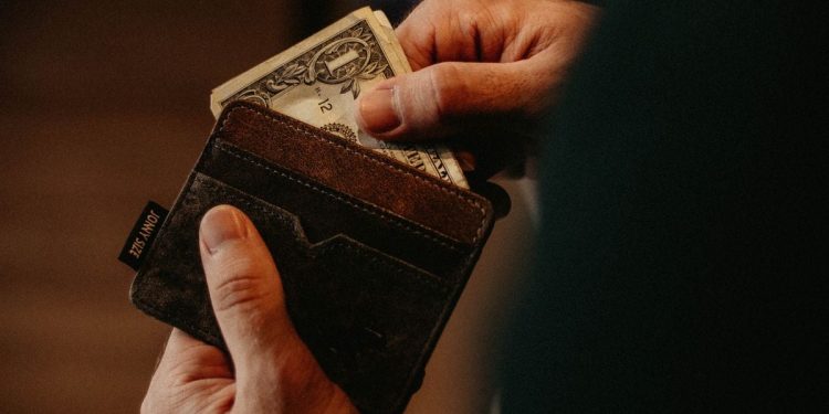 Bitcoin Price (BTC) Steady Above $57K as Germany Moves More to Exchanges