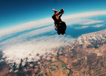 Crypto Bulls Rack up $580M Liquidations as Bitcoin Drops 8%, Ether, Solana, Dogecoin Plunge