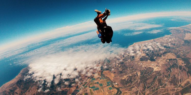 Crypto Bulls Rack up $580M Liquidations as Bitcoin Drops 8%, Ether, Solana, Dogecoin Plunge