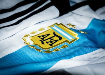 Drake Loses $300K Bitcoin Bet, ARG Fan Token Soars 40%