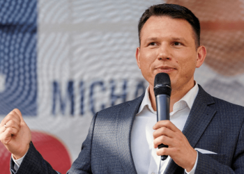 Poland Could Lead with Bitcoin Reserve, Presidential Hopeful Says