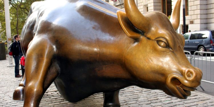 XRP Price Nears $1.70 as Ripple-Linked Momentum Keeps Going