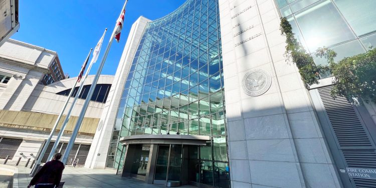 SEC Seems Ready to Advance XRP, Litecoin (LTC), Solana (SOL) ETF Applications