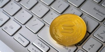 Solana Forms Ascending Triangle For Possible Breakout, Analyst Sets $565 Target
