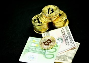 Bitcoin At Risk? Analyst Says Breaking This Price Level Could Spark Significant Volatility