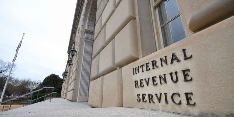 President Trump Signs Resolution Erasing IRS Crypto Rule Targeting DeFi
