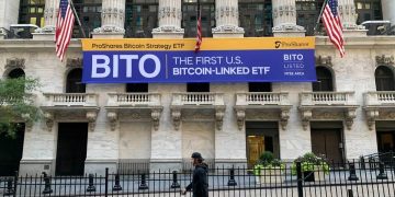 NYSE Lists Solana (SOL), Hedera (HBAR), Litecoin (LTC) Spot Crypto ETFs for Trading This Week