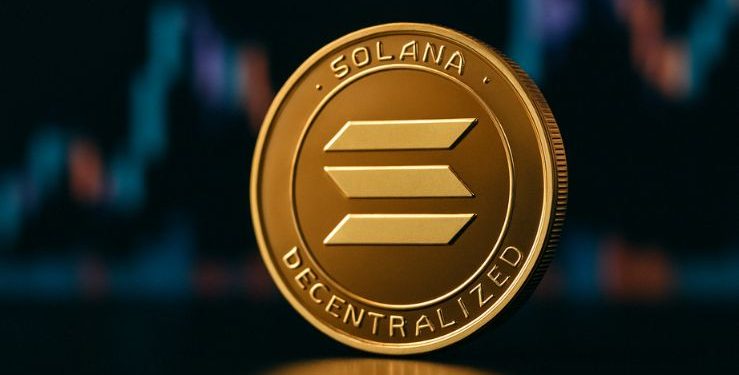 Solana holds near $220 amid 50% drop in daily transactions, ETF hopes fuel bullish sentiment