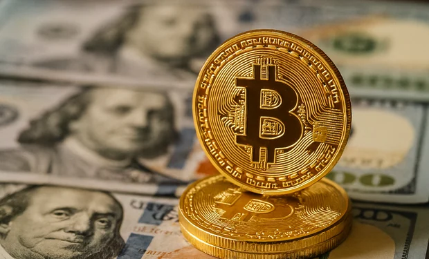 Bitcoin reacts to regional bank stress as yields drop and stocks