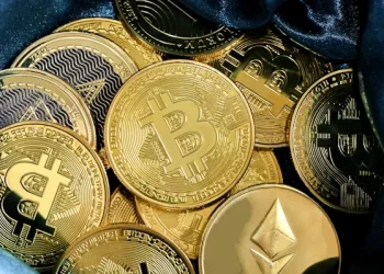 XRP and SOL Options Turn Bullish as BTC and ETH Sentiment