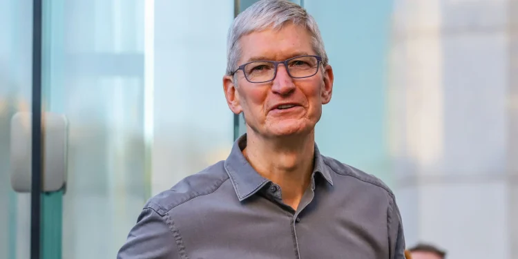 Neuroscientists Sue Apple, Claim ‘Apple Intelligence’ Trained on Stolen Works