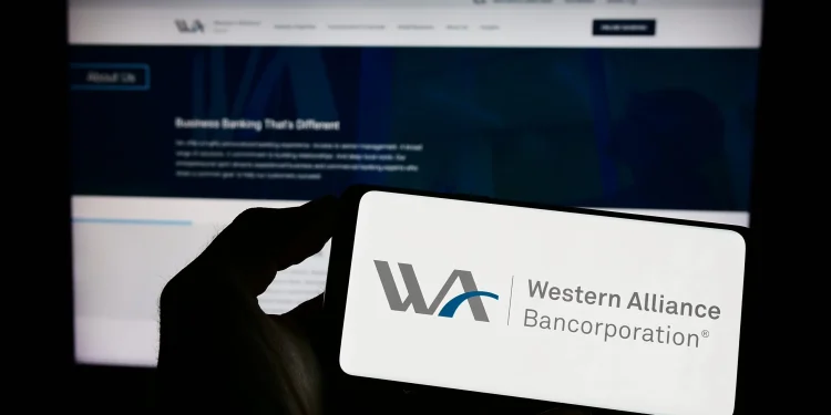 Climbs on Strong Q3 Results and $6.1 Billion Deposit Surge