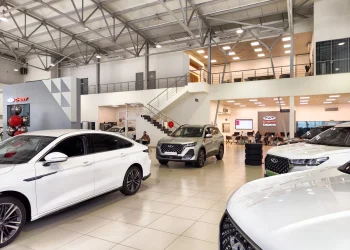 Price Wars and Ecommerce Crush China’s Traditional Car Dealers