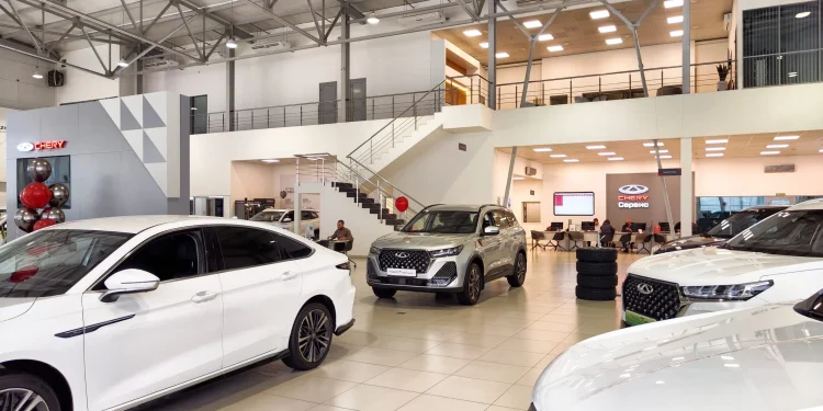 Price Wars and Ecommerce Crush China’s Traditional Car Dealers