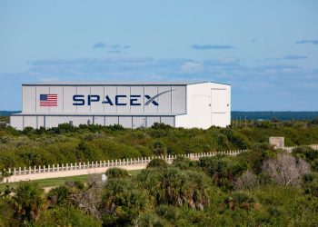 Cathie Wood’s Ark Invest Predicts SpaceX Valuation Could Hit $2.5 Trillion by 2030