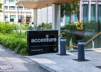 Accenture (ACN) Stock; Rises on AI Deals and Heavy Institutional Buying Activity