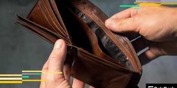 EY warns firms they must own the wallet to keep their customers