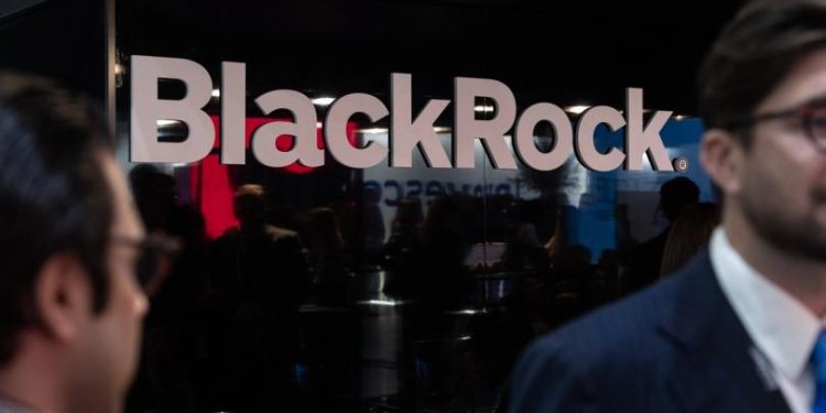 BlackRock’s head of digital assets warns leverage-driven volatility risks undermine b itcoin’s institutional narrative