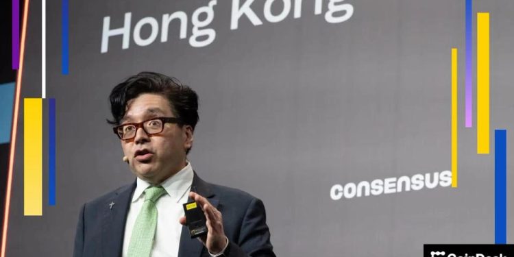 Tom Lee says crypto sentiment is as poor as 2018 and 2022 bottoms