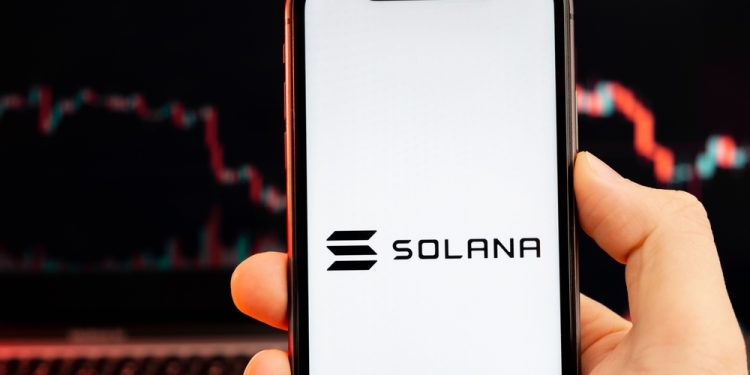 Solana price near key $75 support as RSI oversold signals potential bounce