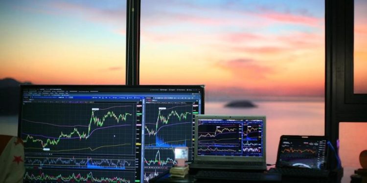 Bitcoin tends to outperform gold and stocks after global shocks, Mercado Bitcoin finds