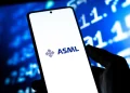 ASML (ASML) Stock; Slips as US Moves to Tighten China Chip Controls