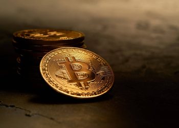 Bitcoin (BTC) Price: Falls to $62,800 as US-Iran Tensions Weigh on Crypto Markets