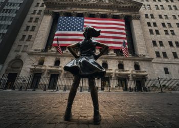 Today’s Top Stories: Wall Street Rocked by AI Chip Selloff, Netflix Miss, SpaceX Slide and Oil Spike