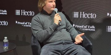 Crypto lender giant Aave rolls out vaults for yield-hungry fintech investors