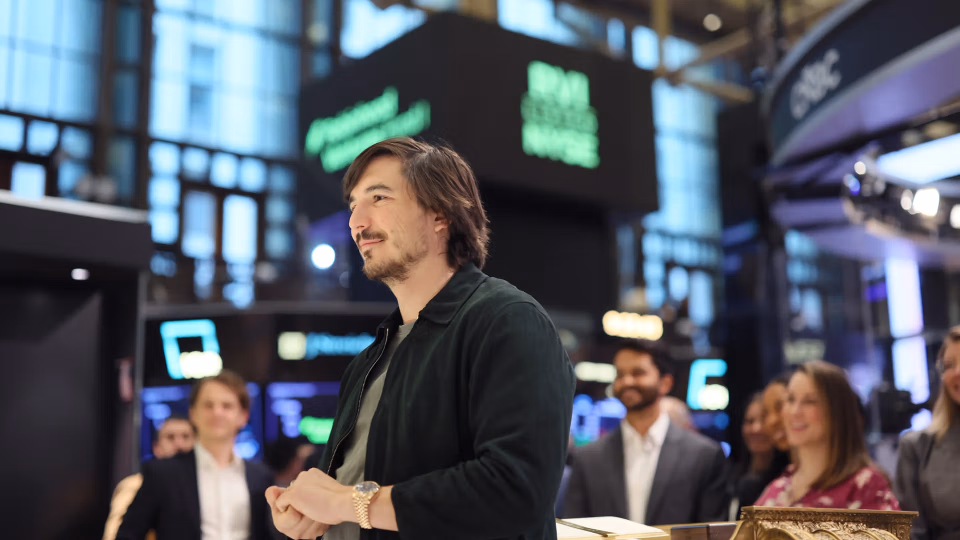 Robinhood Chain’s real-world assets jump fivefold as tokenized stocks start trading in size