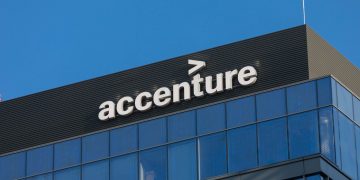 Accenture plc (ACN) Stock: Surges as IBM Partnership Powers UniCredit Tech Overhaul