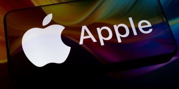 AAPL Stock Holds $338 Before Critical Apple Earnings Test