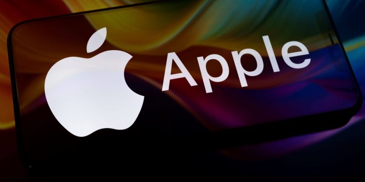 AAPL Stock Holds $338 Before Critical Apple Earnings Test