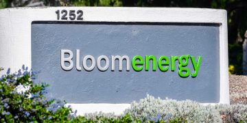 Bloom Energy (BE) Stock: Why Analysts Call the 14% Drop a Buying Opportunity