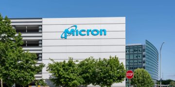 Micron (MU) Stock Falls 22% From Record High After Samsung Results Hit Chip Sector